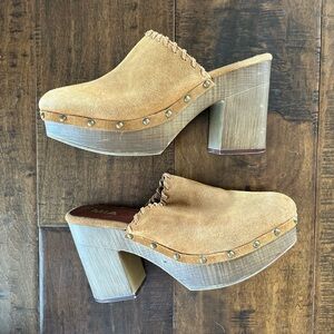 Mia tan suede clogs with wood grain heels, stitching and grommets sz 10